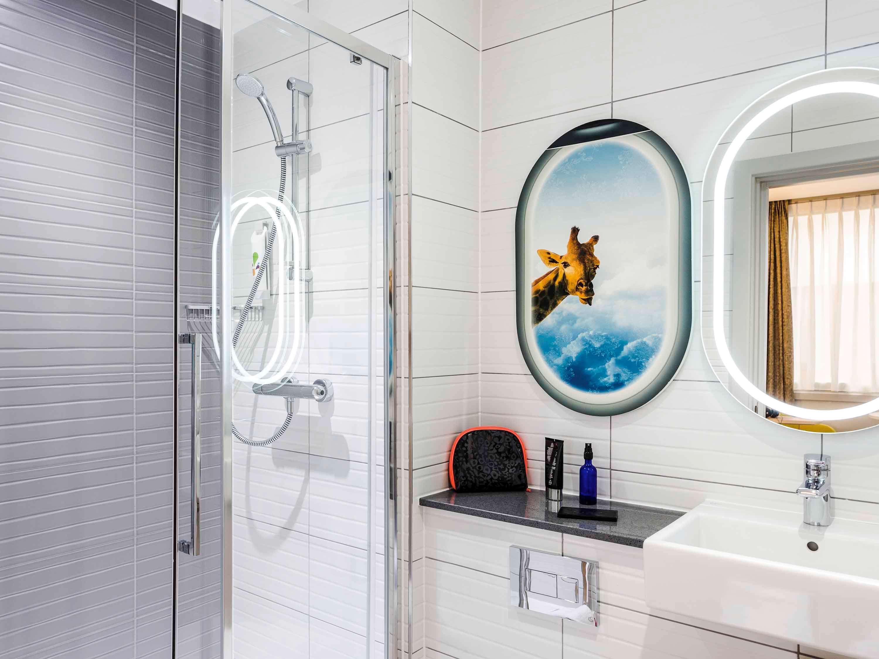 Ibis Styles London Heathrow Airport Hotel Hillingdon Ngoại thất bức ảnh