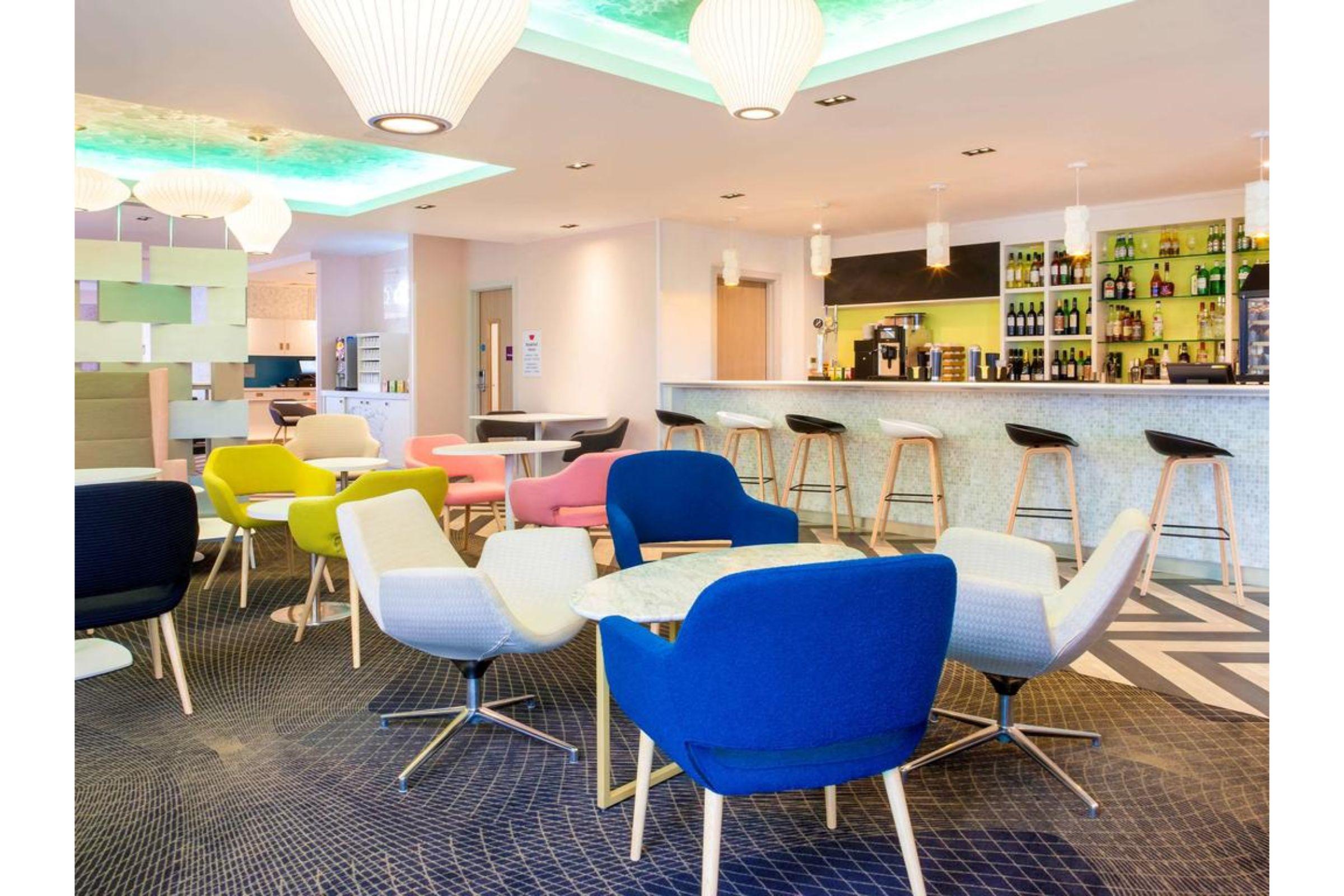 Ibis Styles London Heathrow Airport Hotel Hillingdon Ngoại thất bức ảnh