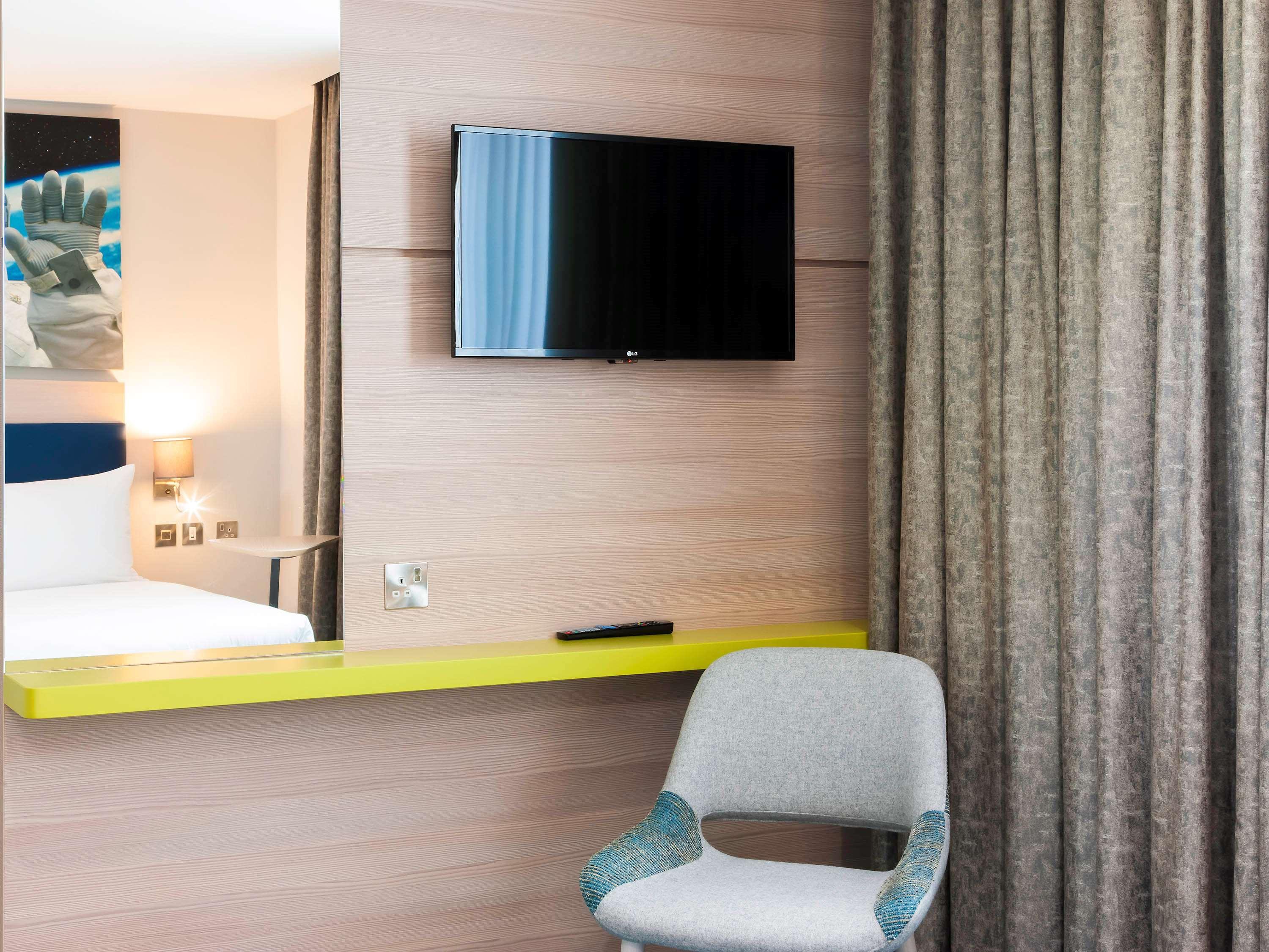 Ibis Styles London Heathrow Airport Hotel Hillingdon Ngoại thất bức ảnh